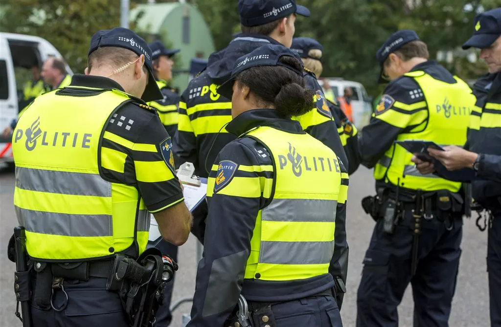 omvorming politie kost 250 miljoen extra1458598355