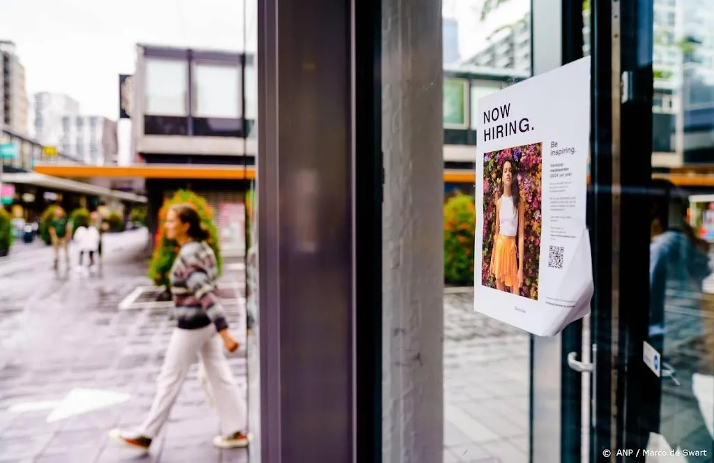 onderzoek recordaantal mensen benaderd voor nieuwe baan1657098845