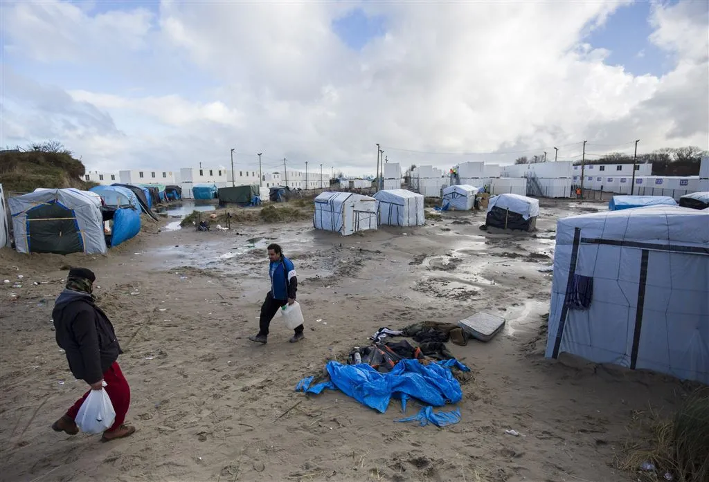 ontruiming jungle calais begonnen1456741446