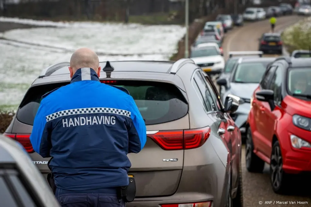 opnieuw drukte door sneeuwtoerisme bij vaals1610282183