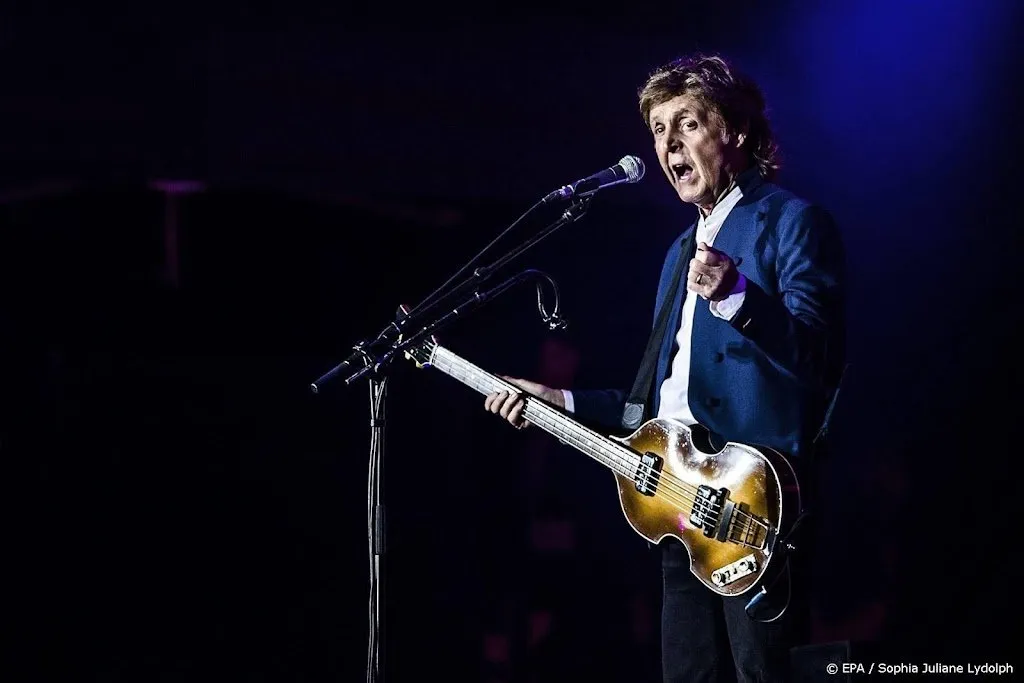 paul mccartney gaat helemaal los op valentijnsdag1675225405