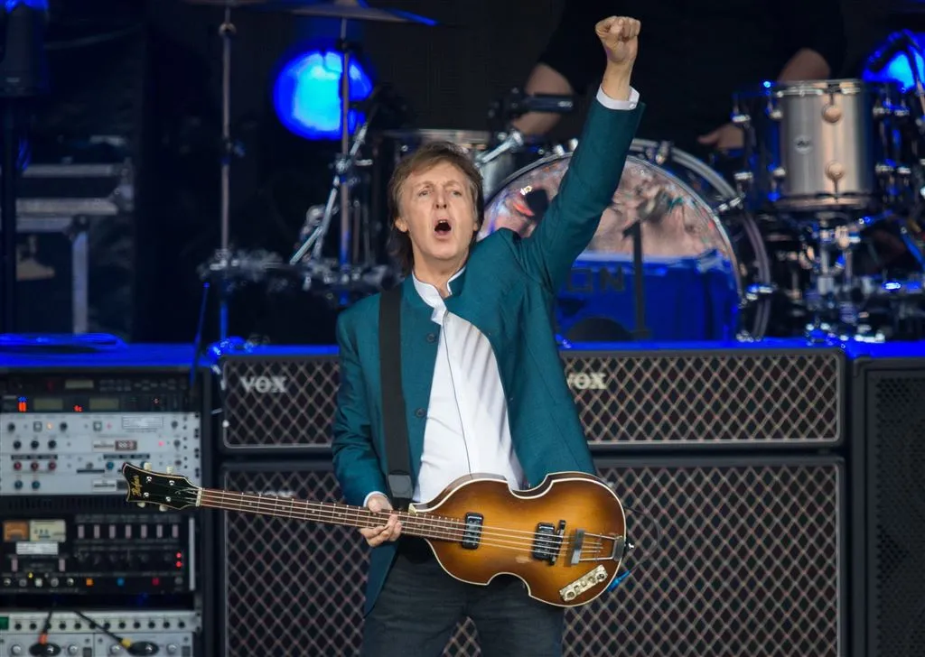 paul mccartney maakt nummer over trump1501448697