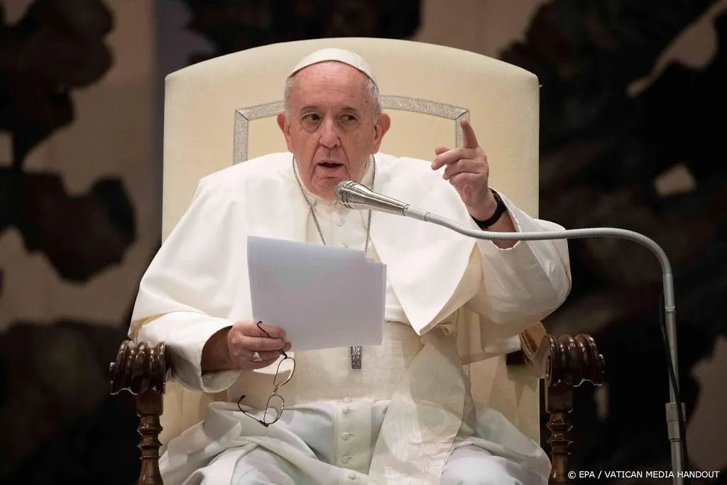 paus pleit voor geregistreerd partnerschap voor homoseksuelen1603292687