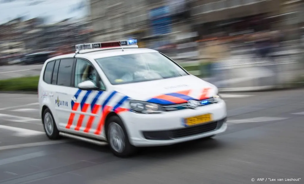 politie lost waarschuwingsschot bij jongerenfeest in middelburg1596334570
