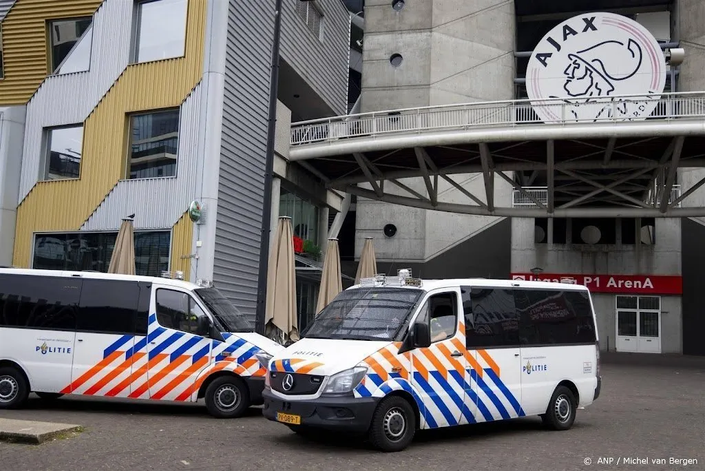 politie mag preventief fouilleren rond arena1695809369