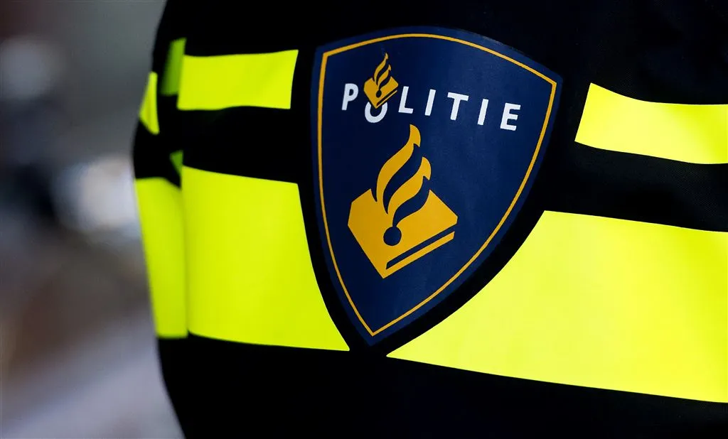 politie rotterdam schiet man neer1439168195