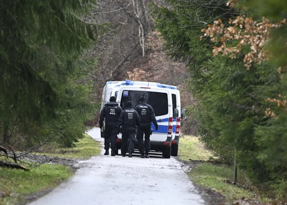 polizisten suchen am dienstag