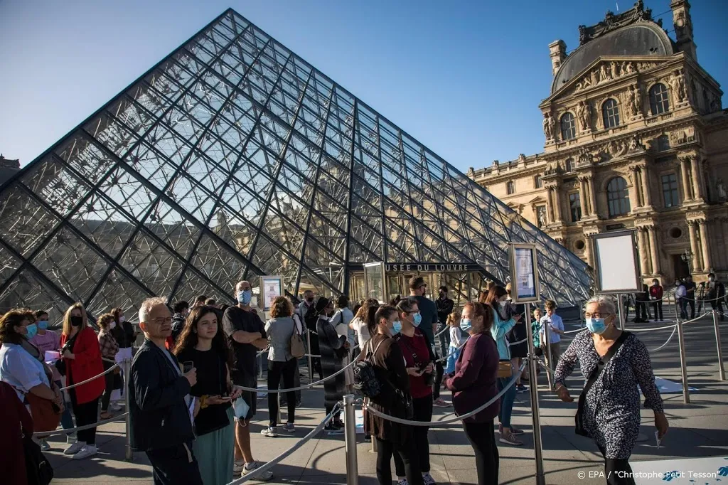 populairste museum ter wereld louvre in parijs weer geopend1594035153
