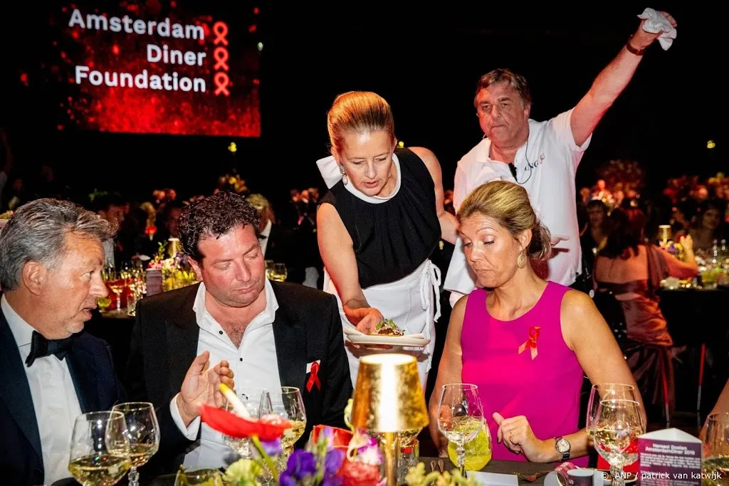 prinses mabel haalt 7 ton op met amsterdamdiner1558860492