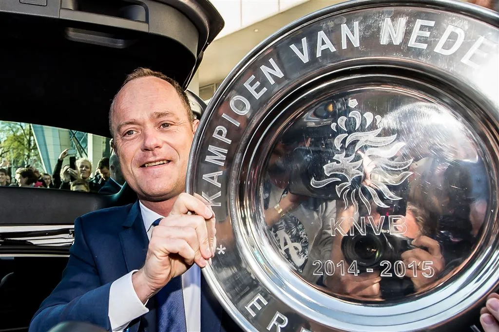 psv rekent af met jarenlange frustratie1429386725