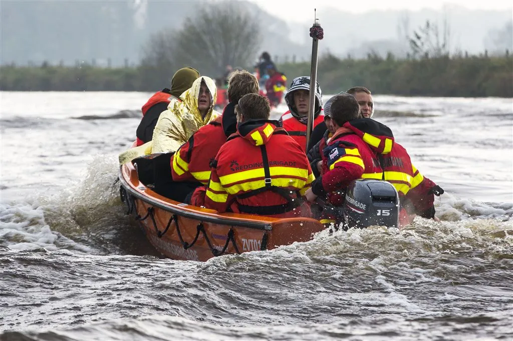 reddingsbrigade kijk uit voor onweer1433490969