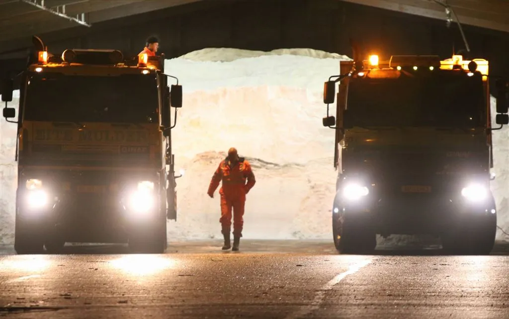 rijkswaterstaat strooit miljoen kilo zout1456380770