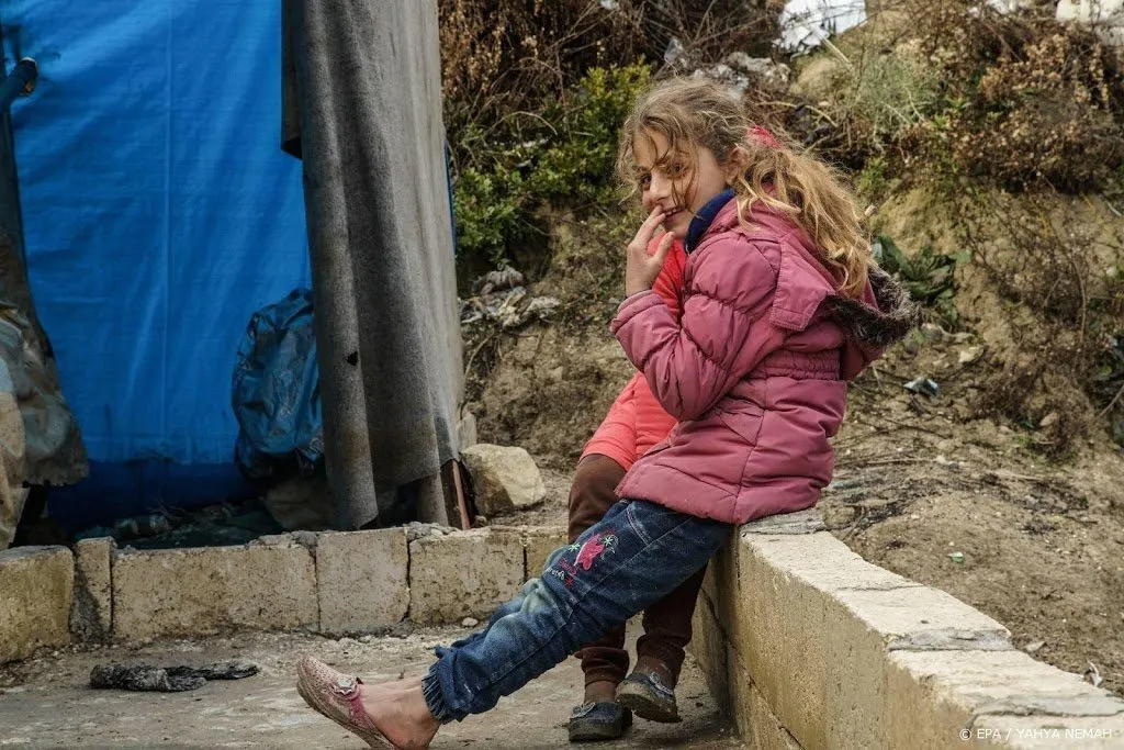 rode kruis haal nederlandse vrouwen en kinderen terug uit syrie1625113285