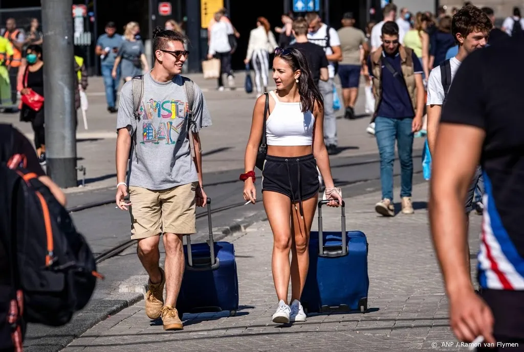 ruim 70 procent minder buitenlandse toeristen in nederland1601249303