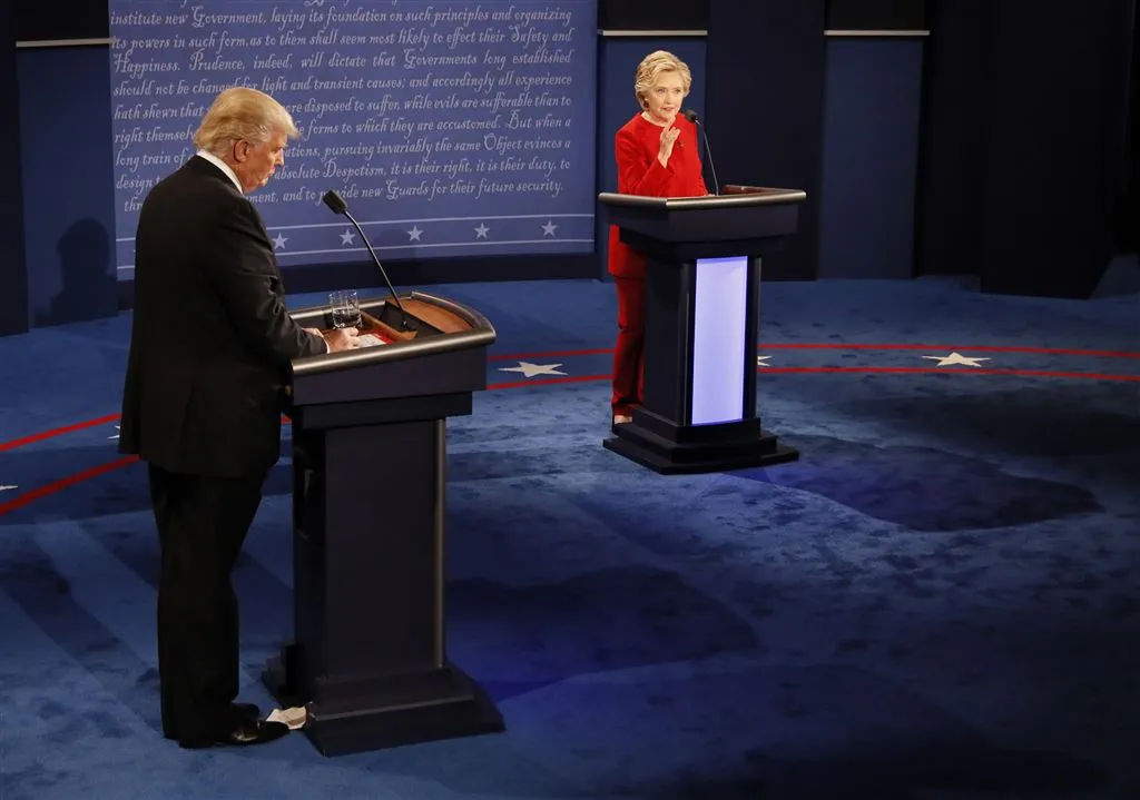 rumoerig eerste debat tussen clinton en trump1474947426