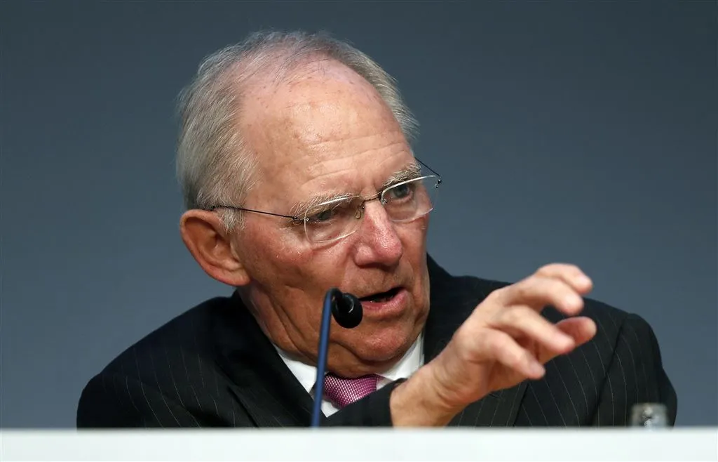 schauble oppert apart parlement voor eurozone1494506650