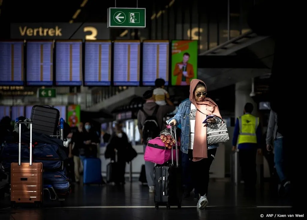 schiphol grote drukte maar alles liep goed door1652021415