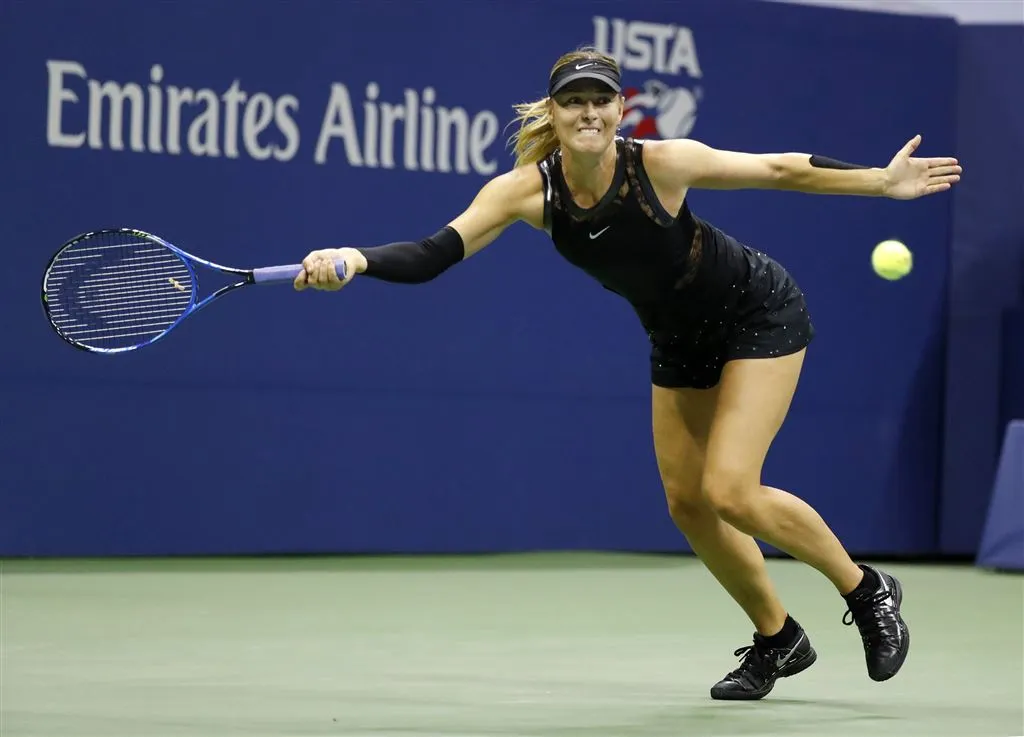 sjarapova wint in derde ronde van kenin1504330227