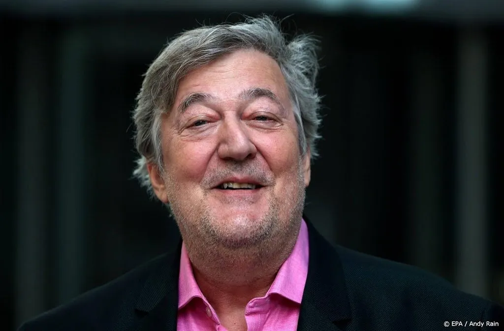 stephen fry geschokt dat zijn stem werd gestolen voor ai versie1695194675