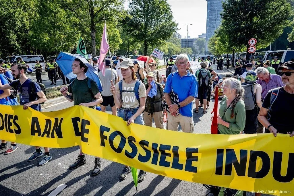 steundemonstratie klimaatactie trekt minder mensen1694341776