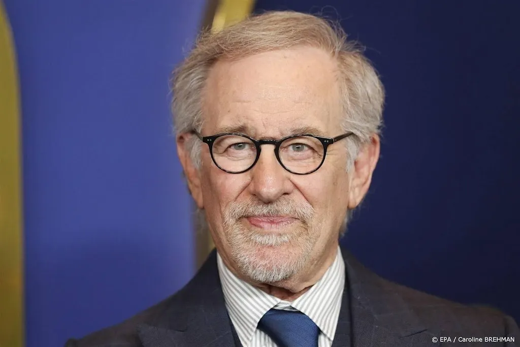 steven spielberg en vrouw doneren miljoenen aan schrijversstaking1694479469