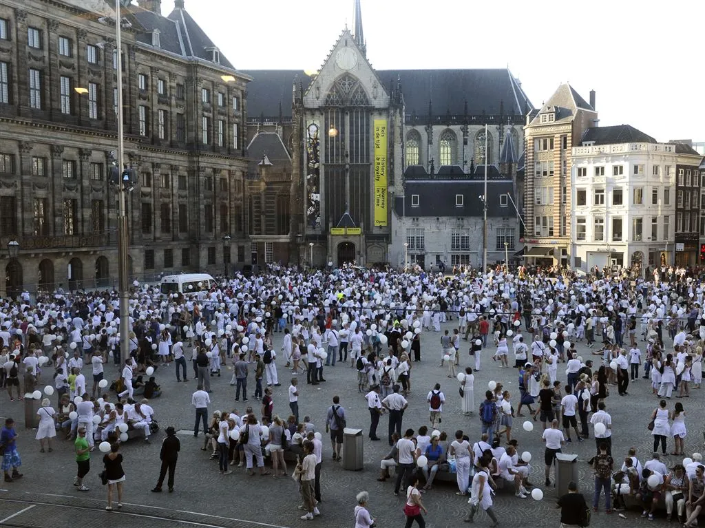 stille tocht door amsterdam begonnen1406140814