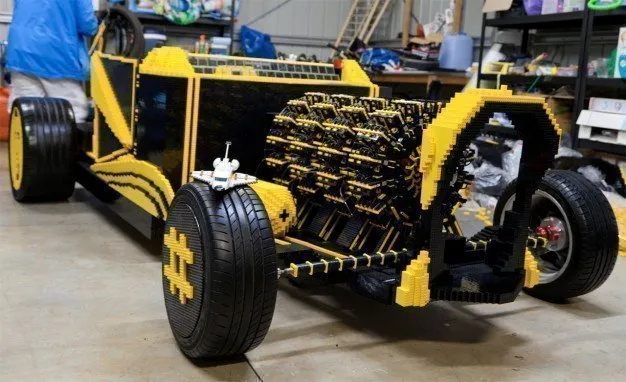 super awesome micro project lego car 02 626x382