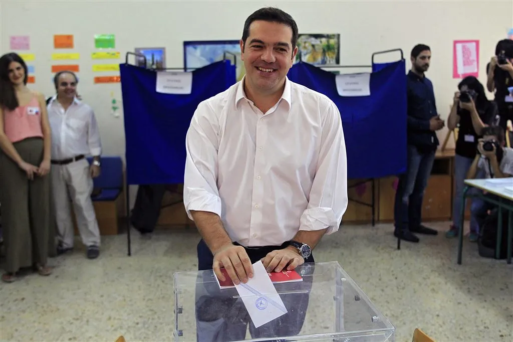 syriza nipt aan kop eerste poll griekenland1442766287