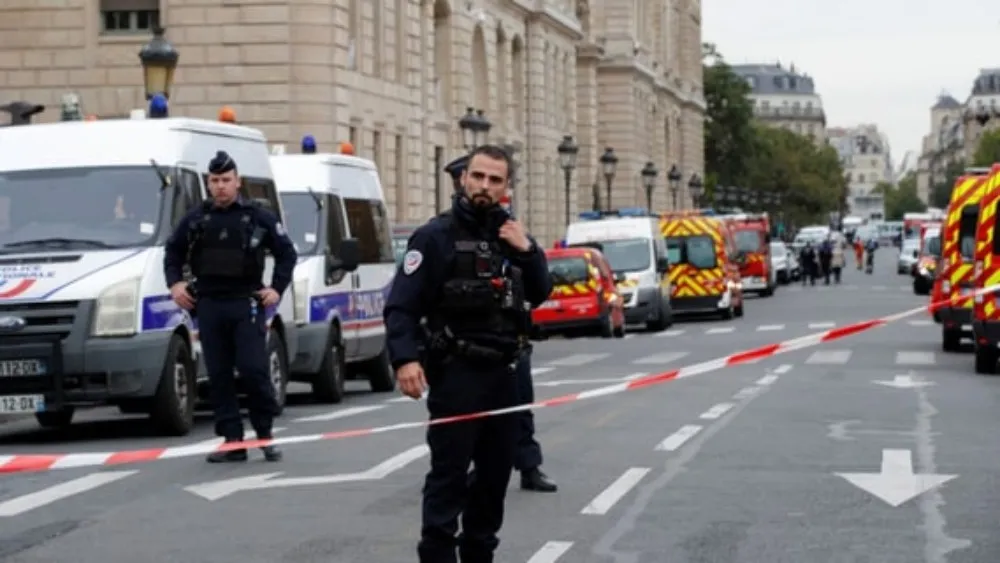 t 39102c24e8fd45bfbb85d147acfd76c6 name t 4f6c5c08e9d447519d0aaa5c58e8488b name 1920 paris stabbing