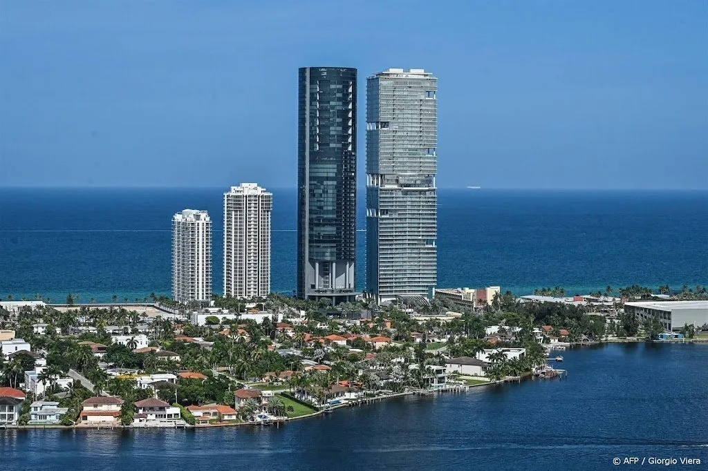 temperatuur zeewater rond florida stijgt boven de 38 graden1690331307