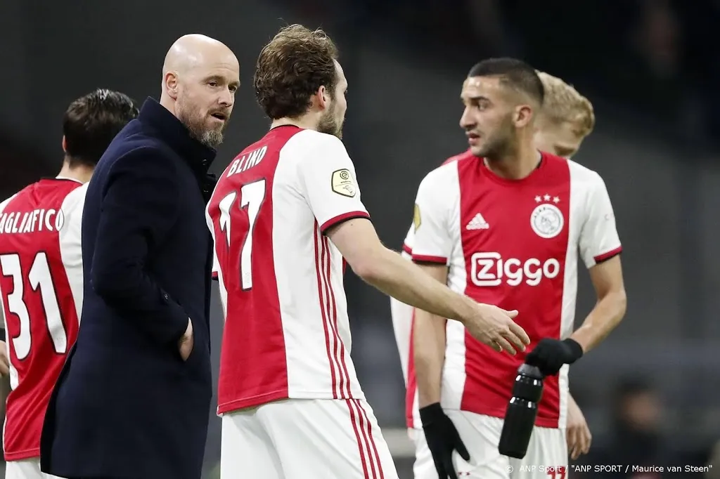 ten hag nu moeten we bij elkaar blijven bij ajax1583102404