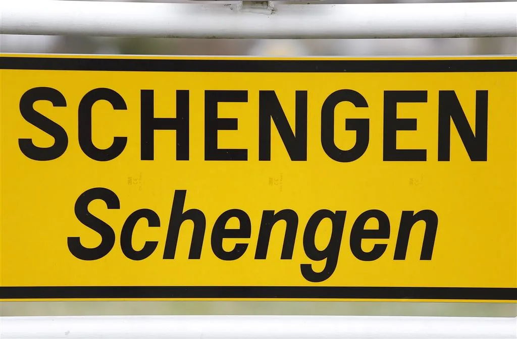 terugdraaien schengen kost 100 miljard1454494586