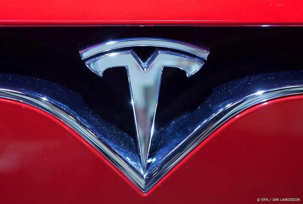 tesla heeft volgend jaar zelfrijdende taxis1555999694