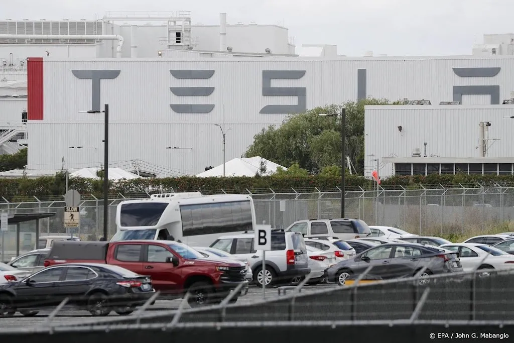 tesla moet ex werknemer 118 miljoen euro betalen na racisme1633411941