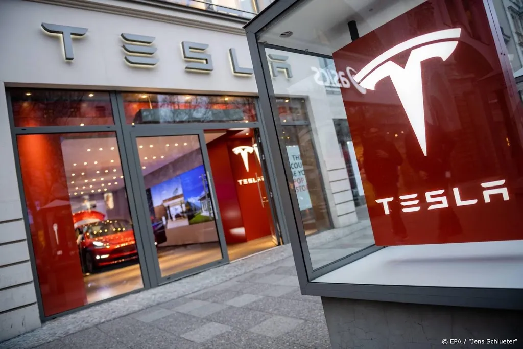 tesla schittert op wall street1571950814