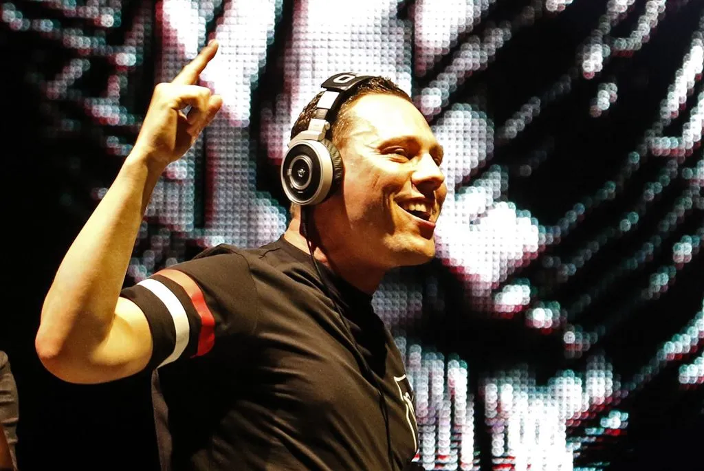 tiesto in forbes top 100 van sterreninkomens1468283095