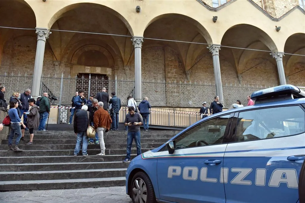 toerist dood door brokstuk kerk florence1508433847