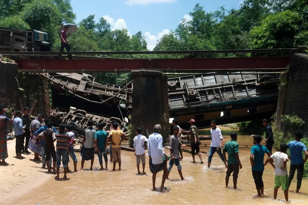 trein ontspoort in bangladesh vijf doden1561379534