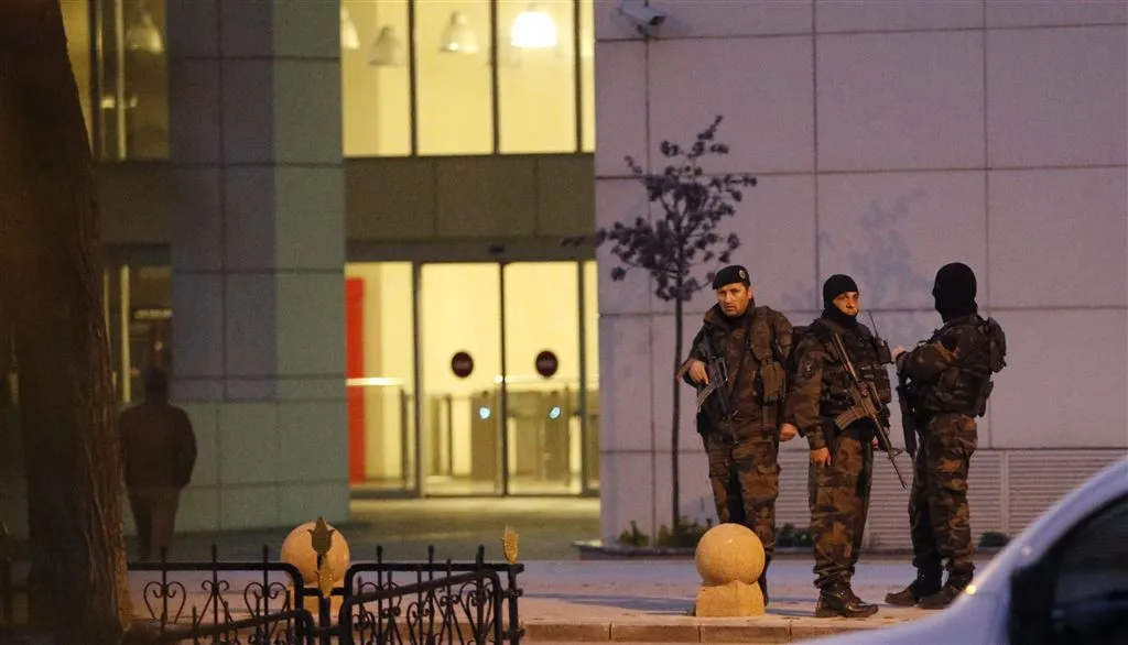 turkije arresteert nederlandse is gangers1429219273