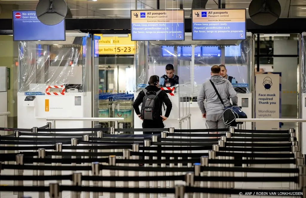 vanaf woensdag alleen noodzakelijke reizen naar het buitenland1608062251