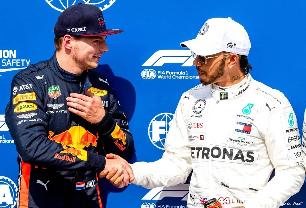 verstappen daagt hamilton al uit hij is god niet1580799363