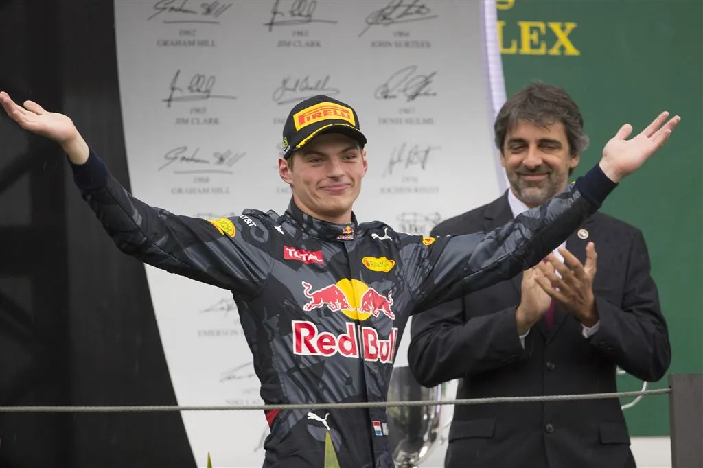 verstappen ongelooflijke inhaalrace1479067944