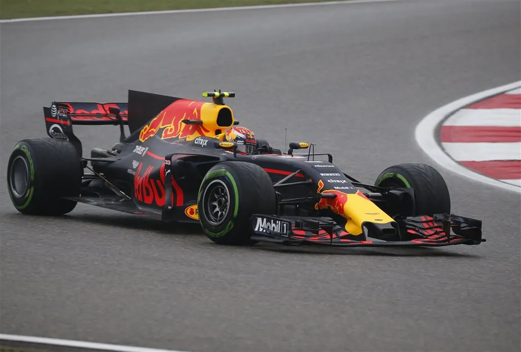 verstappen snelste op natte vrije training1491543131