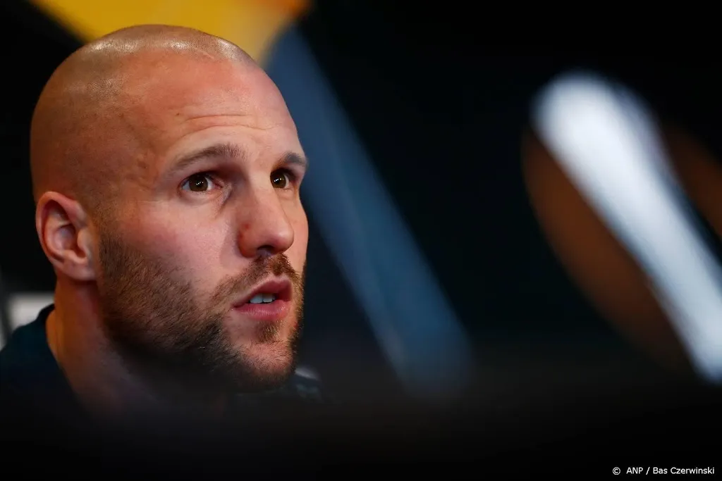 vlaar stopt per direct met voetballen vanwege fysieke klachten1612956486