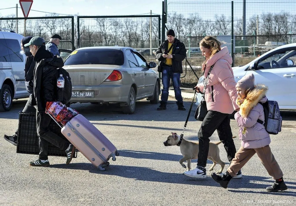 vn meer dan 120 000 oekrainers naar het buitenland gevlucht1645873502