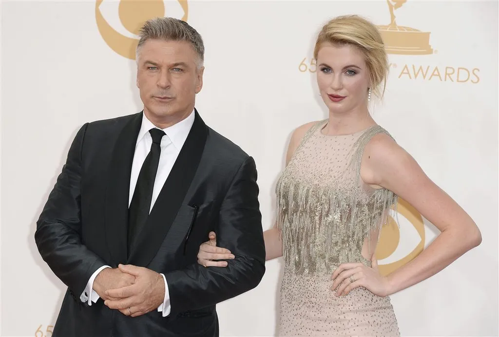 voicemail achtervolgt alec baldwin nog altijd1491272885