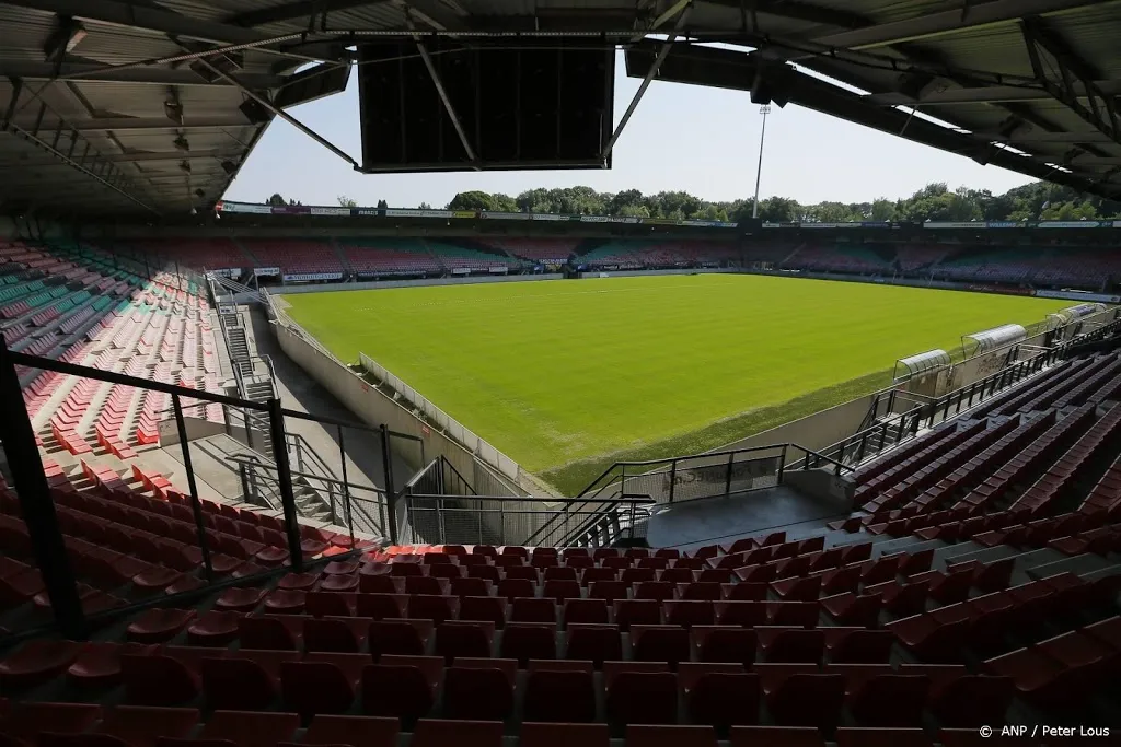 voor het eerst in bijna 5 maanden voetbal met publiek in nijmegen1613880732