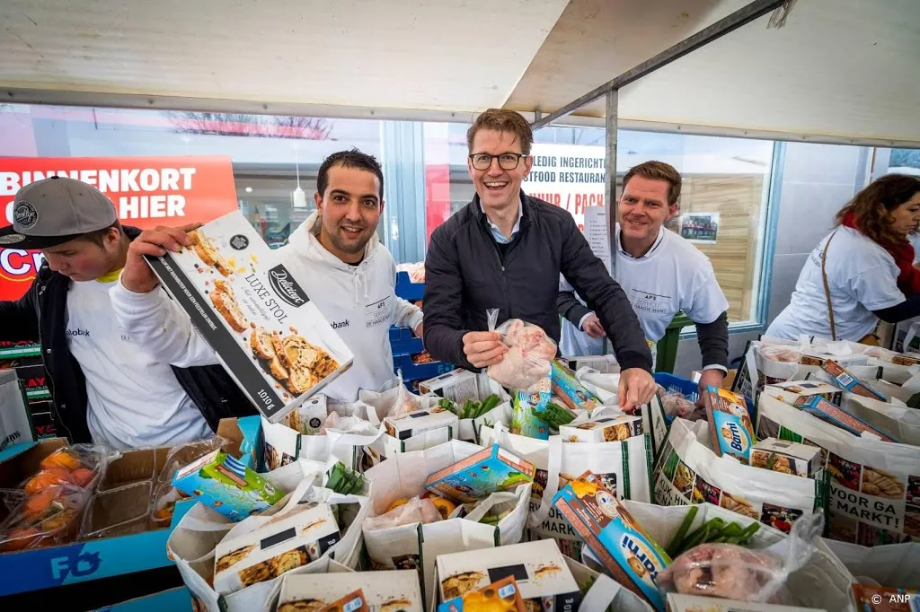 vooral alleenstaanden en ouderen kloppen aan bij voedselbank1583223642