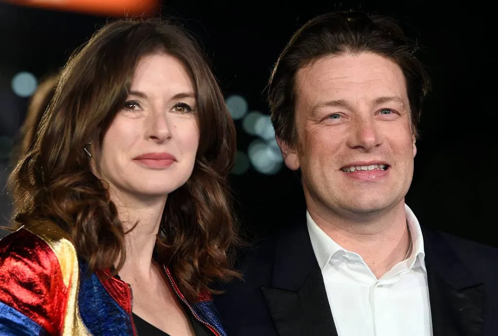 vrouw jamie oliver hoopt op zesde kind1530243373