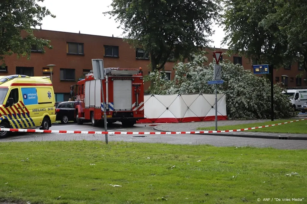 vrouw komt om in zwolle door noodweer1592425463